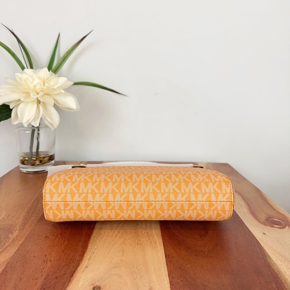 NWT Michael‎ Kors Jet Set Item Medium Convertible Pouchette Crossbody/Clutch Bag - Picture 7 of 8